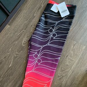 BNWT Fabletics Crop Workout Legging XXL